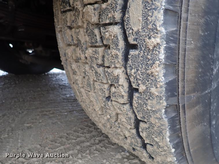 image for item DF8677 1993 Spartan Gladiator GA40M-2142 fire truck