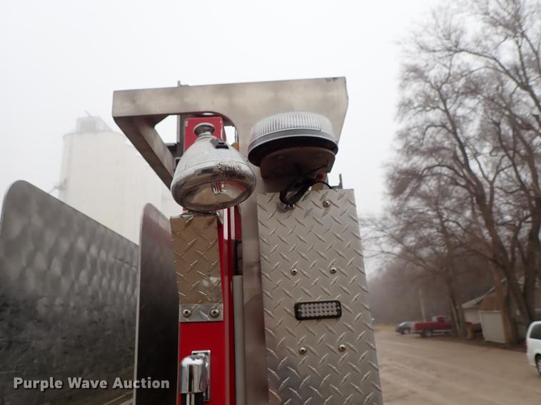 image for item DF8677 1993 Spartan Gladiator GA40M-2142 fire truck