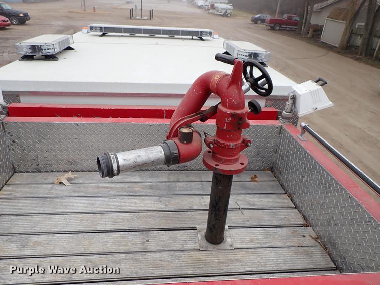 image for item DF8677 1993 Spartan Gladiator GA40M-2142 fire truck