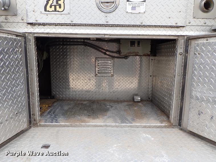 image for item DF8677 1993 Spartan Gladiator GA40M-2142 fire truck