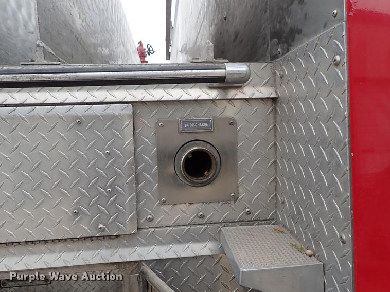 image for item DF8677 1993 Spartan Gladiator GA40M-2142 fire truck