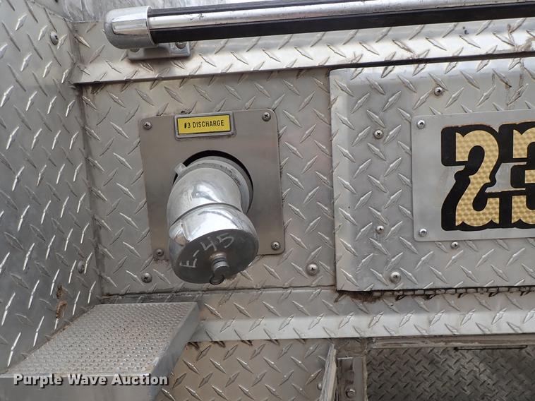 image for item DF8677 1993 Spartan Gladiator GA40M-2142 fire truck