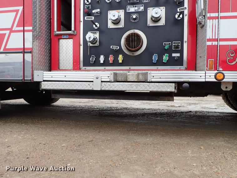 image for item DF8677 1993 Spartan Gladiator GA40M-2142 fire truck