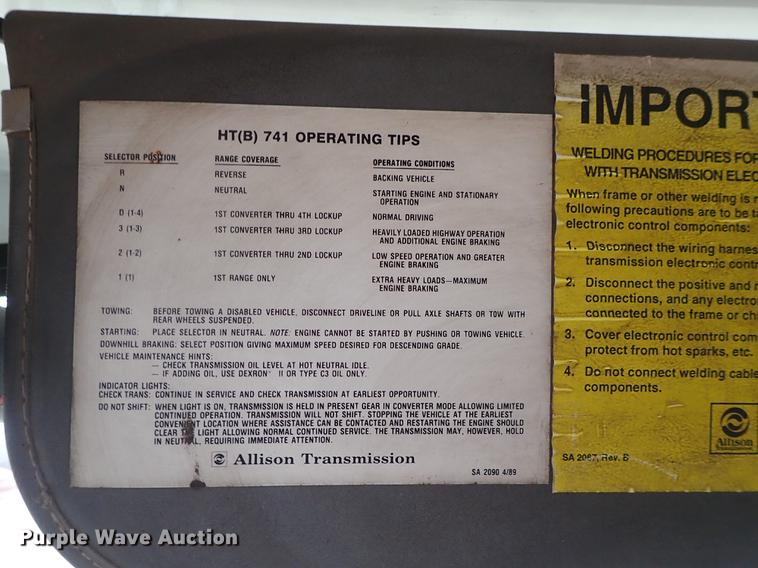 image for item DF8677 1993 Spartan Gladiator GA40M-2142 fire truck