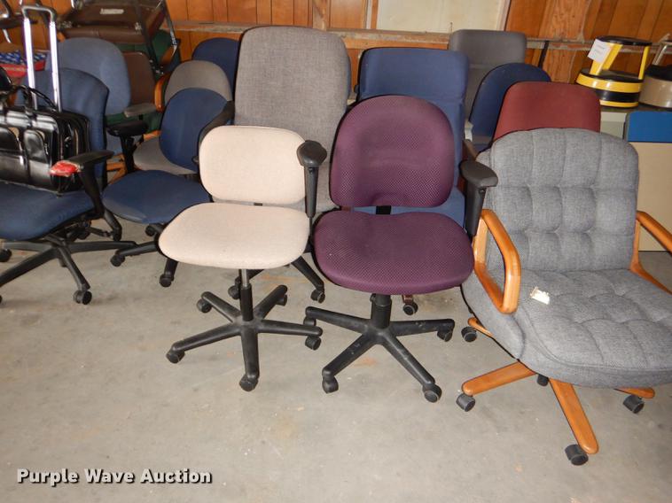 (20) chairs in Junction City, KS Item EA9173 for sale Purple Wave
