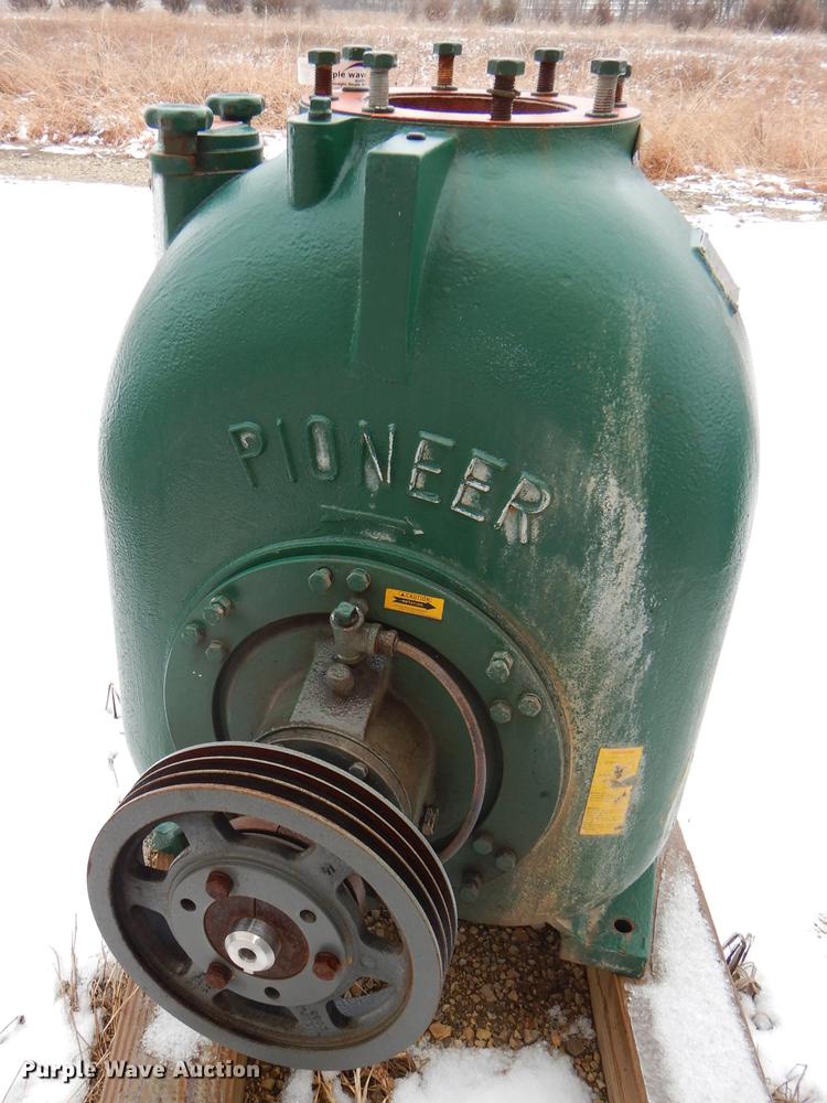 image for item EA9204 Pioneer P8015L1-B-00-1 water pump