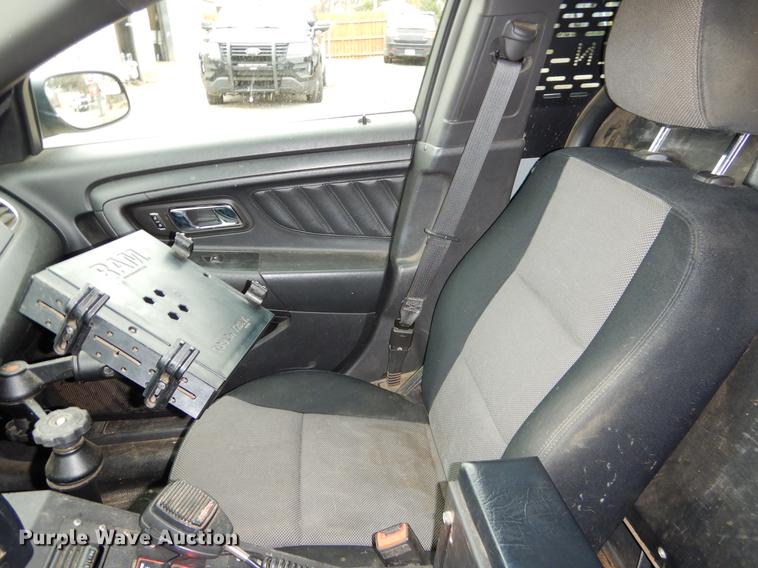 image for item ER9428 2013 Ford Taurus Police