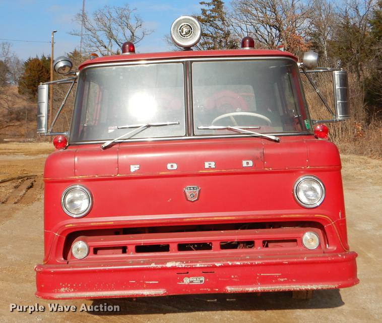 image for item ER9436 1962 Ford C700 fire truck