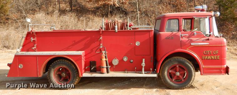 image for item ER9436 1962 Ford C700 fire truck