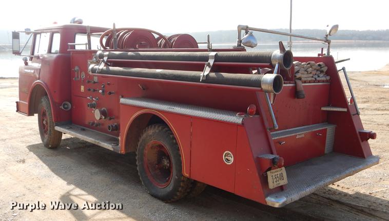 image for item ER9436 1962 Ford C700 fire truck