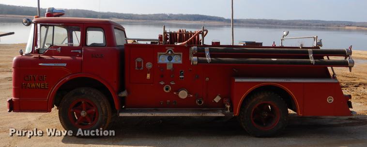 image for item ER9436 1962 Ford C700 fire truck