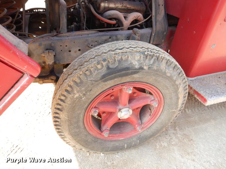 image for item ER9436 1962 Ford C700 fire truck