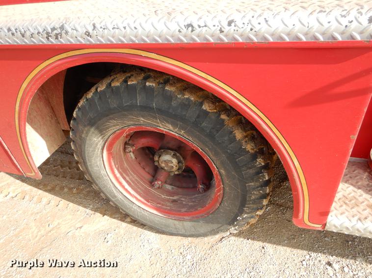 image for item ER9436 1962 Ford C700 fire truck