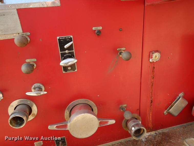 image for item ER9436 1962 Ford C700 fire truck