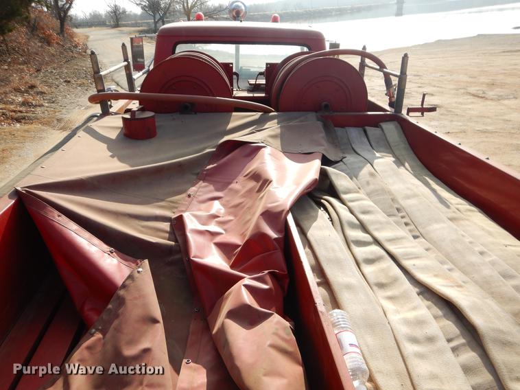 image for item ER9436 1962 Ford C700 fire truck