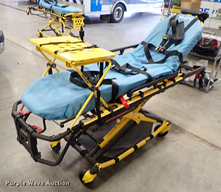 image for item FH9557 Stryker 6085 Pro XT gurney