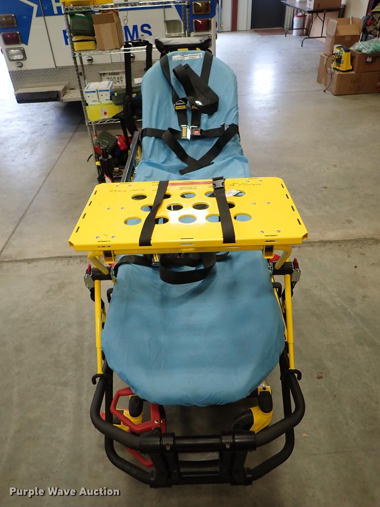 image for item FH9557 Stryker 6085 Pro XT gurney