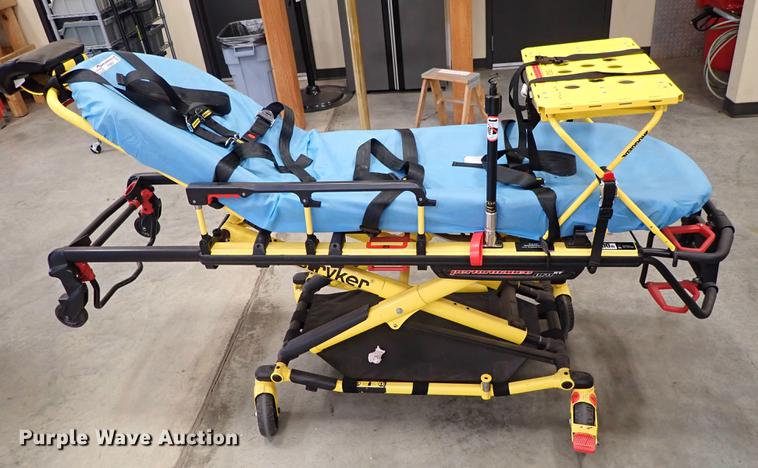 image for item FH9557 Stryker 6085 Pro XT gurney