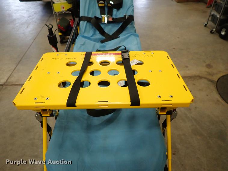 image for item FH9557 Stryker 6085 Pro XT gurney