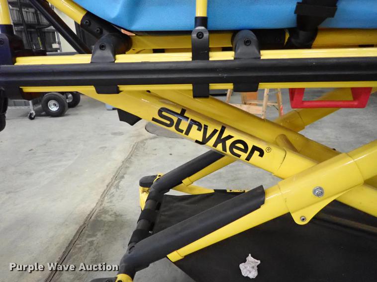 image for item FH9557 Stryker 6085 Pro XT gurney