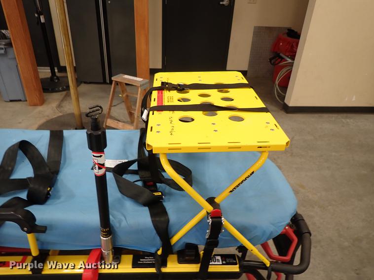 image for item FH9557 Stryker 6085 Pro XT gurney