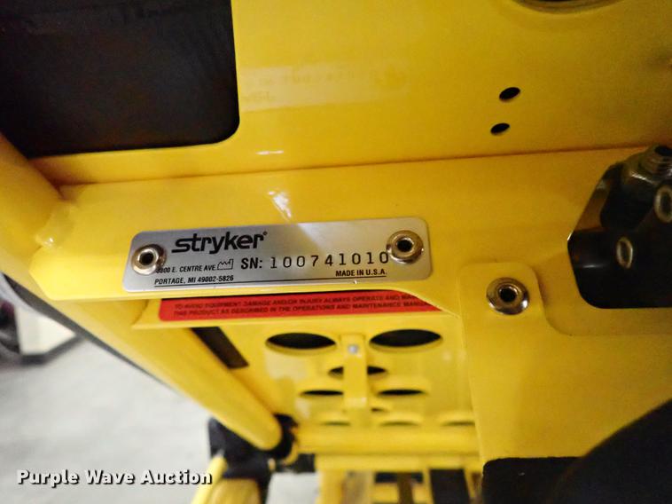 image for item FH9557 Stryker 6085 Pro XT gurney