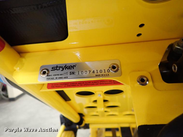 image for item FH9557 Stryker 6085 Pro XT gurney