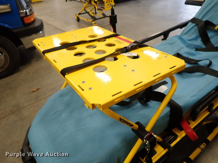 image for item FH9557 Stryker 6085 Pro XT gurney