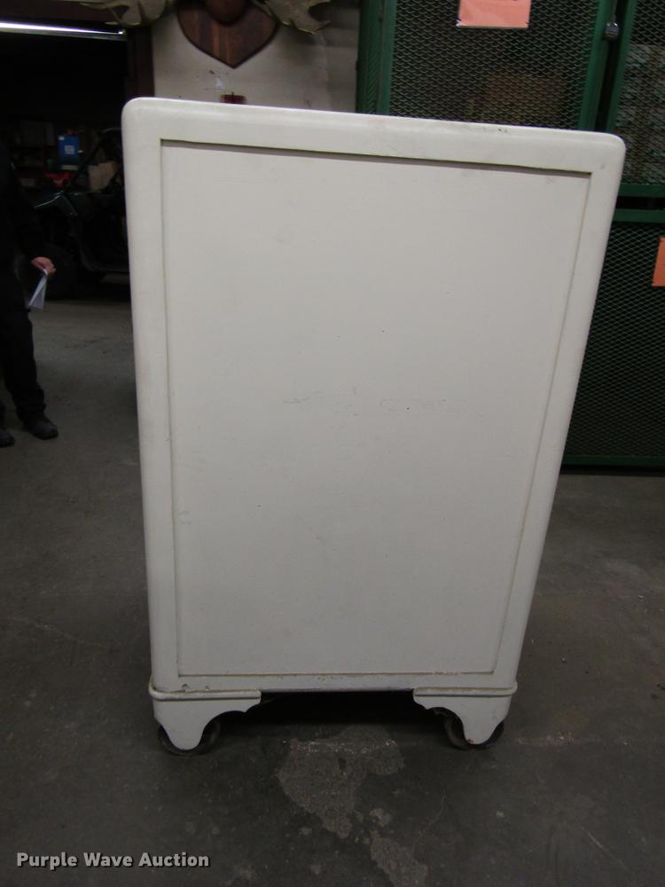 image for item FJ9598 Mosler safe