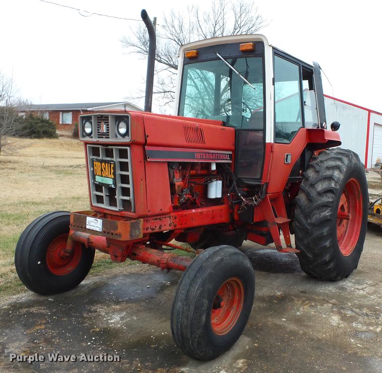 image for item DD2373 1979 International 1086 tractor