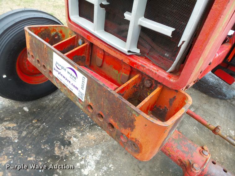 image for item DD2373 1979 International 1086 tractor