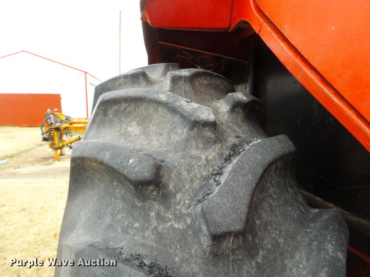 image for item DD2373 1979 International 1086 tractor