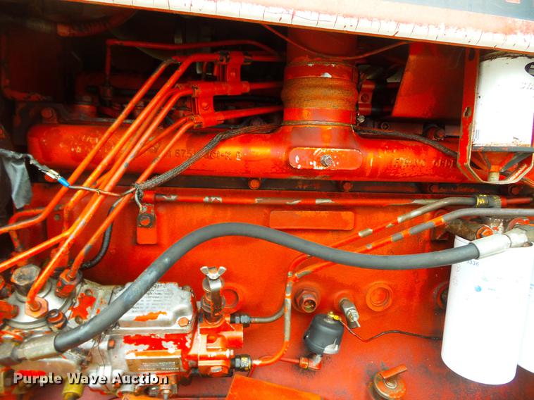 image for item DD2373 1979 International 1086 tractor