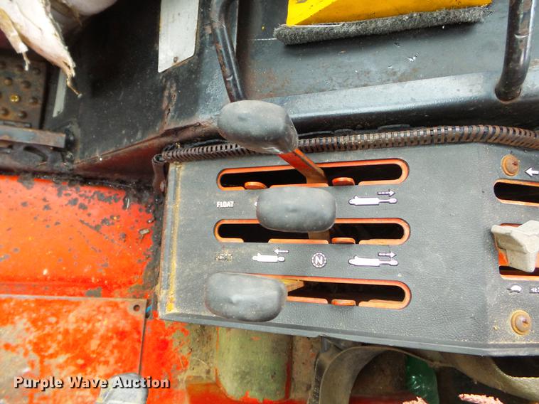 image for item DD2373 1979 International 1086 tractor