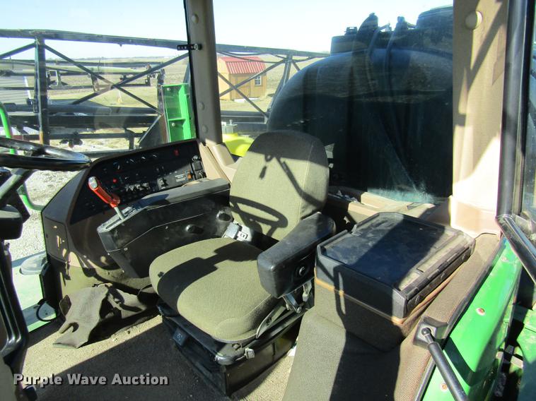 image for item DE5972 2000 John Deere 4700 sprayer