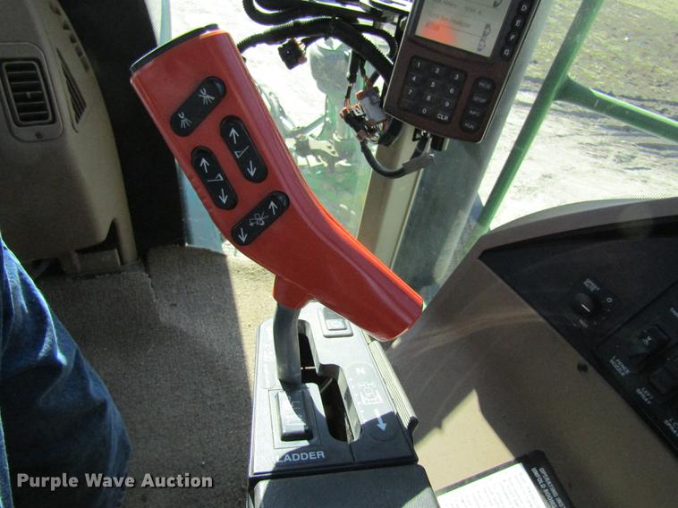 image for item DE5972 2000 John Deere 4700 sprayer