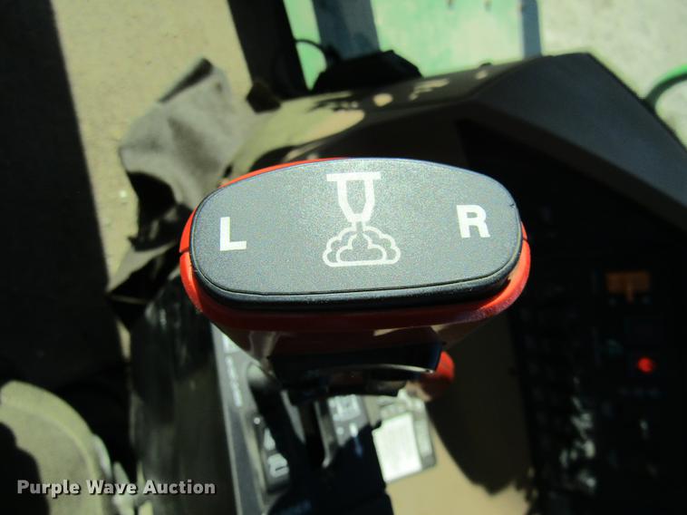 image for item DE5972 2000 John Deere 4700 sprayer