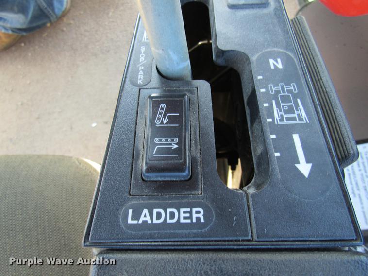 image for item DE5972 2000 John Deere 4700 sprayer