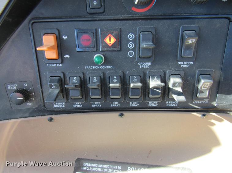 image for item DE5972 2000 John Deere 4700 sprayer