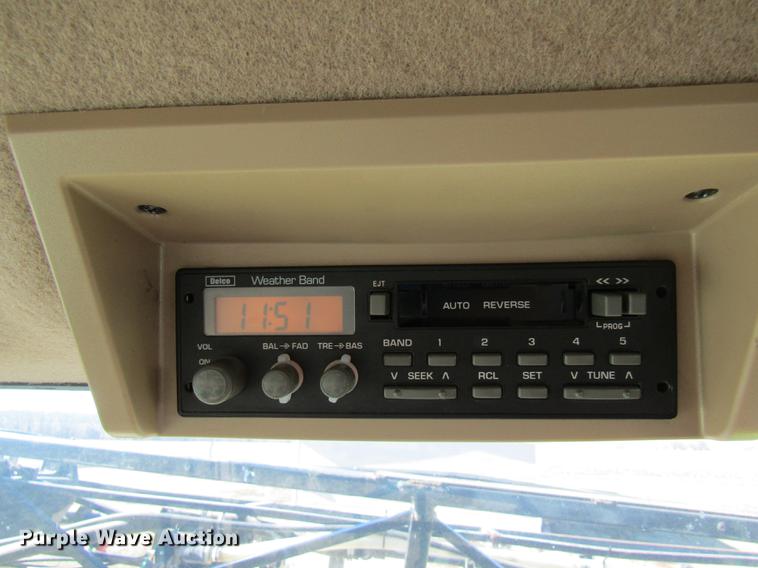 image for item DE5972 2000 John Deere 4700 sprayer