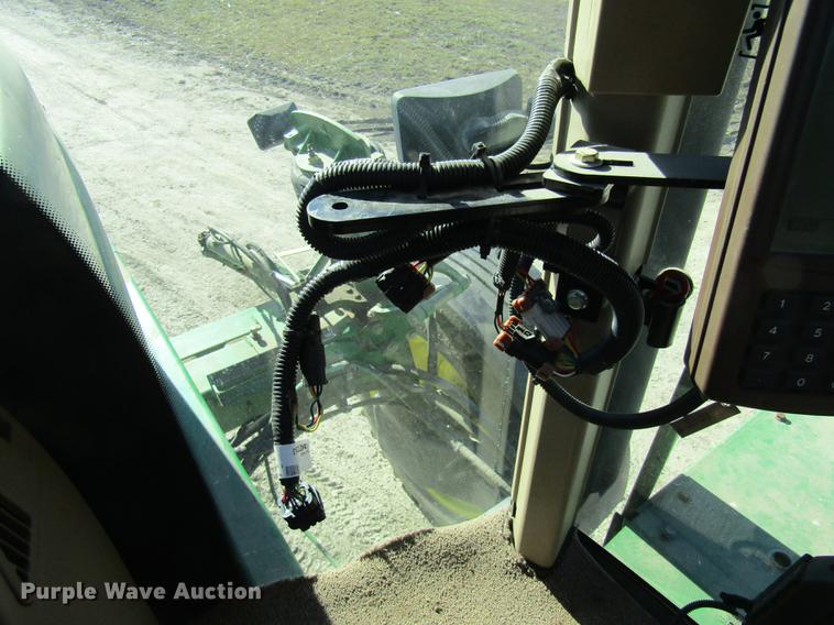 image for item DE5972 2000 John Deere 4700 sprayer