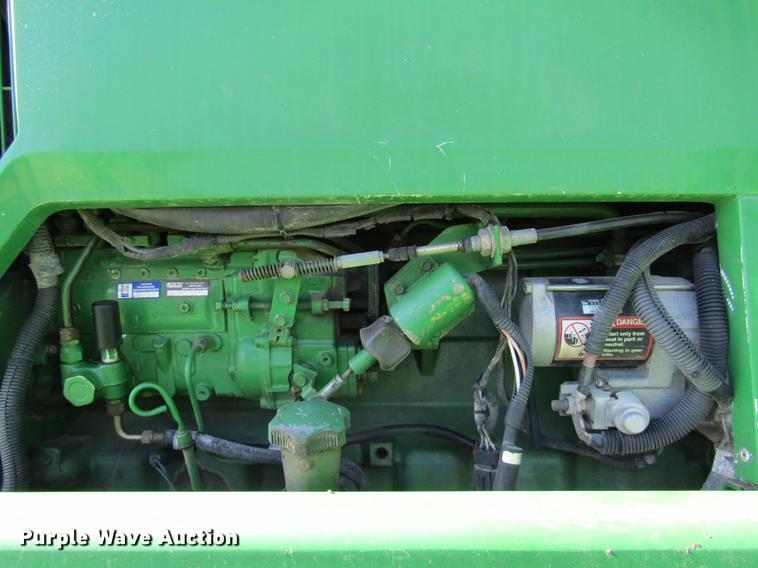 image for item DE5972 2000 John Deere 4700 sprayer