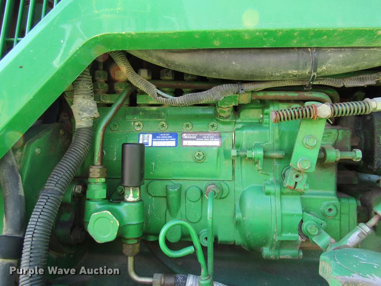 image for item DE5972 2000 John Deere 4700 sprayer