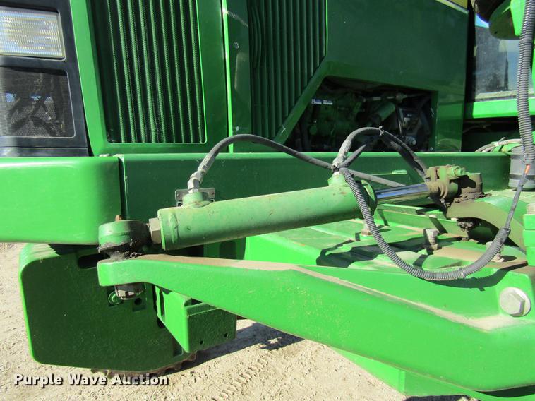 image for item DE5972 2000 John Deere 4700 sprayer