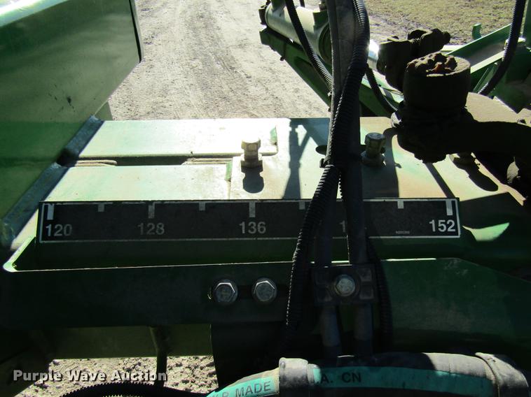 image for item DE5972 2000 John Deere 4700 sprayer