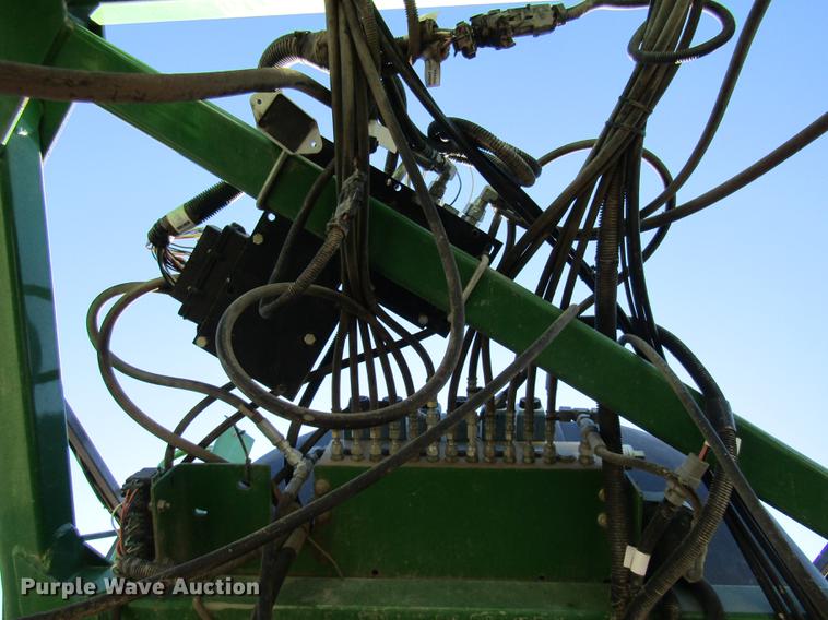 image for item DE5972 2000 John Deere 4700 sprayer