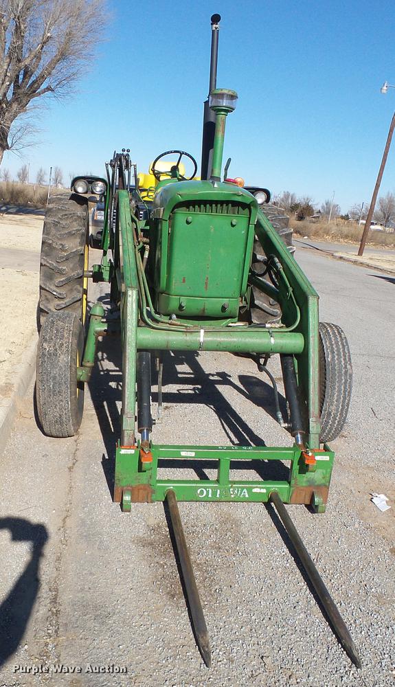 image for item DF2888 1966 John Deere 2510 tractor