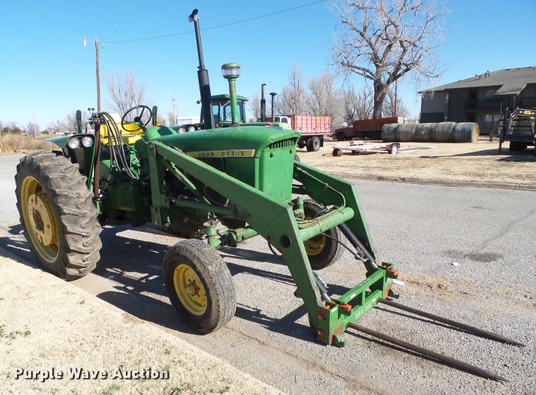 image for item DF2888 1966 John Deere 2510 tractor