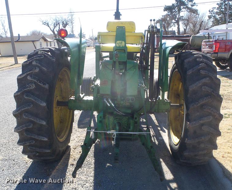 image for item DF2888 1966 John Deere 2510 tractor