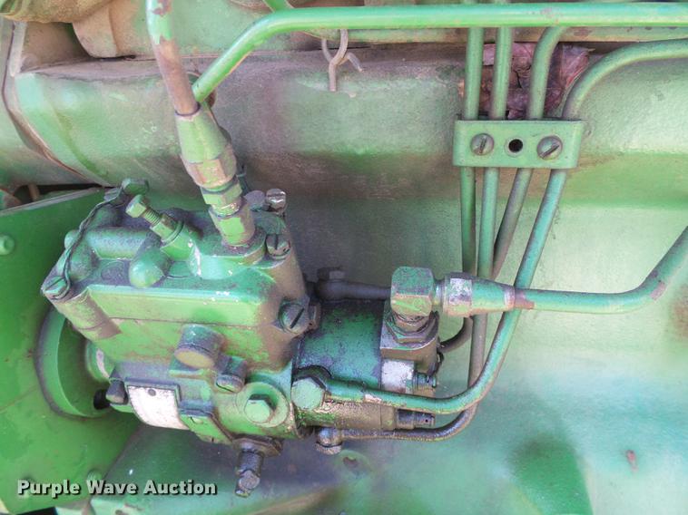 image for item DF2888 1966 John Deere 2510 tractor